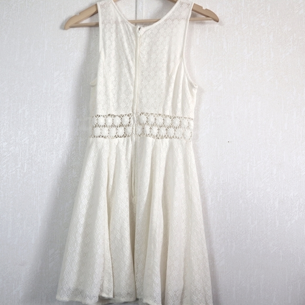 FREE PEOPLE beige cream daisy cut out sleeveless lined floral lace dress - Picture 9 of 13